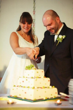 Krájení svatebního dortu - září 2012