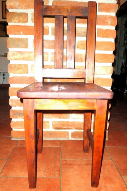 Opravená židle (opálení, broušení, lazurování)