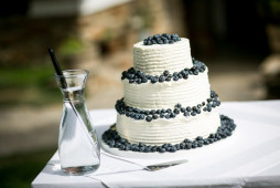 Borůvkový svatební dort