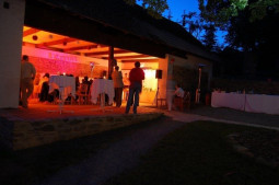 Večerní stodola - svatba červen 2012