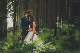 Novomanželé v lese 2