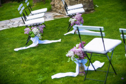 Svatební židličky na obřad